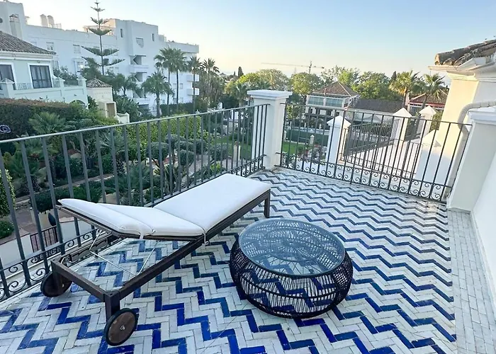 Elegant 3Br Golden Mile Retreat